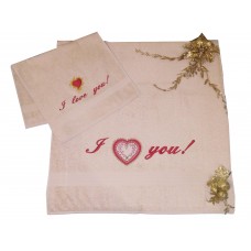 Подарочный набор полотенец с вышивкой «I love you!» Подарочный набор полотенец с вышивкой «I love you!»